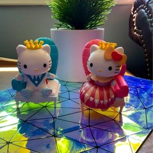 Hello Kitty and Daniel valentine figure